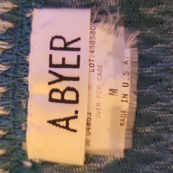 A byer sleeveless top. - Picture 3 of 3